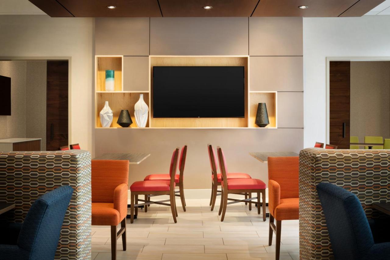 Holiday Inn Express & Suites - Grand Rapids South - Wyoming By Ihg Екстериор снимка